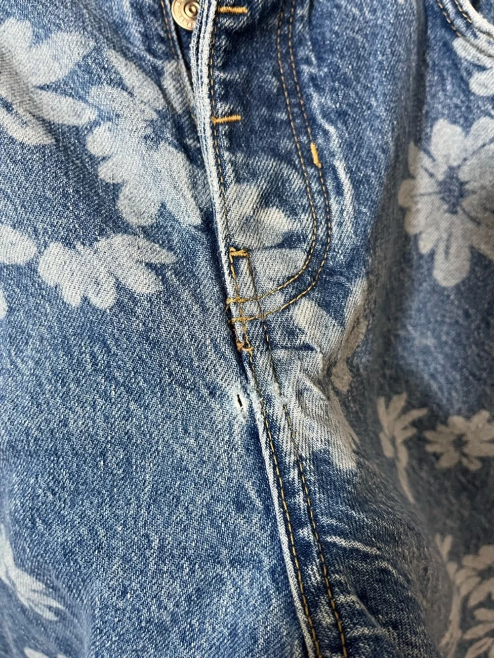 Good Luck Floral Print Barrel Jeans
Free People - Picture 8 of 11
